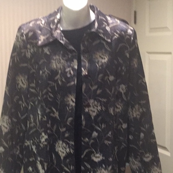 NWT Floral patterned blue blazer - Picture 2 of 5